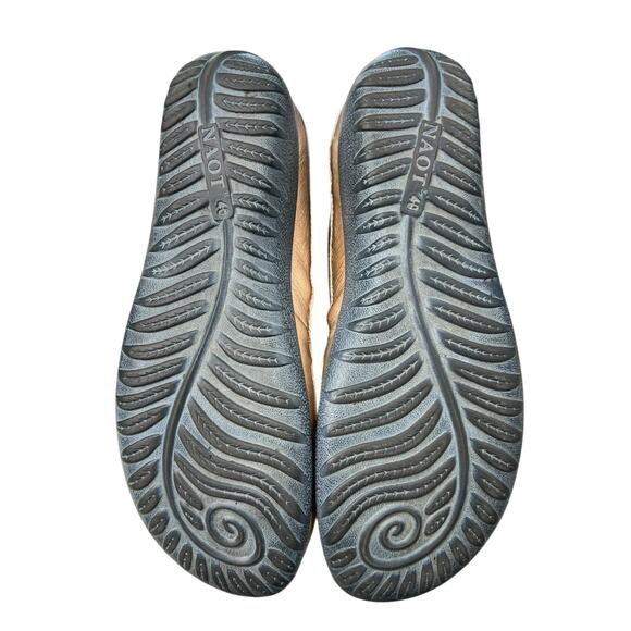 NAOT Women’s Kumara Foggy Gray Leather Lace Up Sneaker Size 40 US 9 - Picture 9 of 10